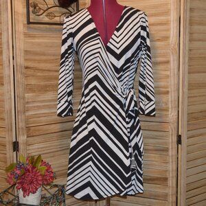 Halo XS Black/White Stripe 3/4 Sleeve Wrap Dress Stretchy